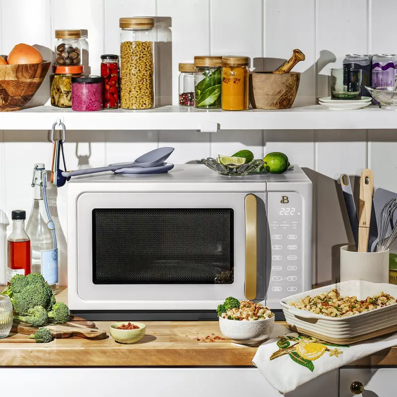 1.1-Cubic-Foot 1000W White Sensor Microwave Oven with Touch Controls – Compact Kitchen Appliance