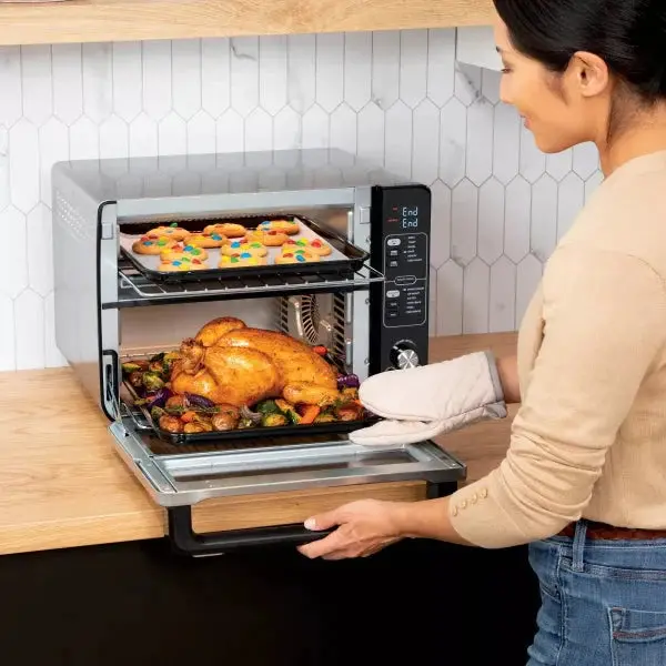 12-In-1 FlexDoor Double Oven – FlavorSeal Technology, Rapid Top Oven & Convection Air Fry Bottom