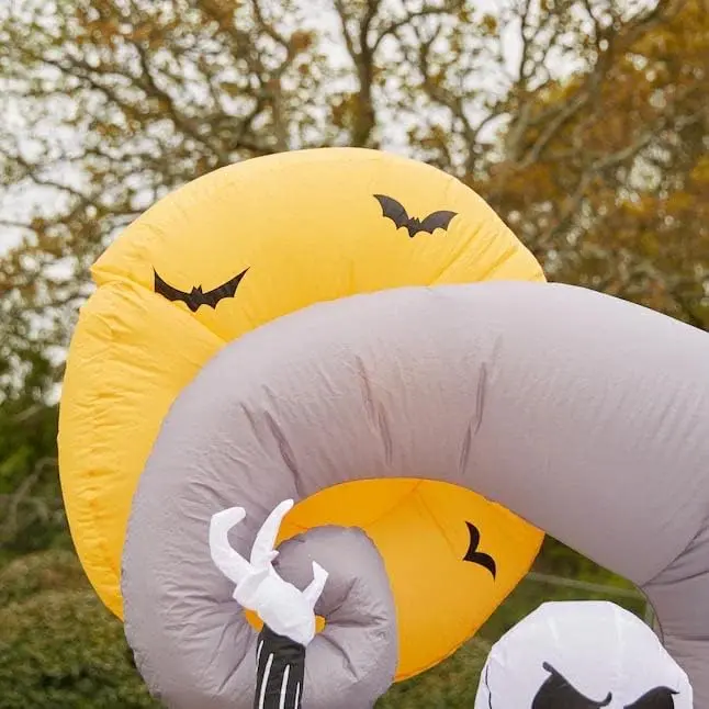7-Foot Jack Skellington & Sally Halloween Scene – Animated Lawn Display