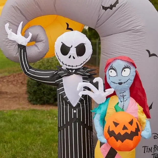 7-Foot Jack Skellington & Sally Halloween Scene – Animated Lawn Display