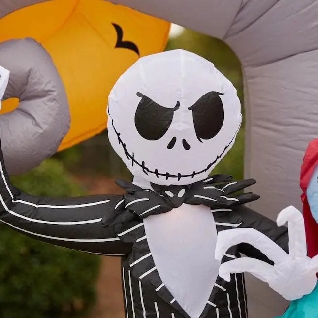 7-Foot Jack Skellington & Sally Halloween Scene – Animated Lawn Display
