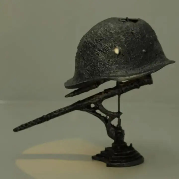 AntiqueLume Vintage Steel Helmet Table Lamp – Industrial-Chic Historical Lighting Fixture