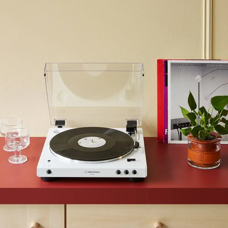 Audio-Technica AT-LP60XBT-WW Fully Automatic Bluetooth Turntable with Built-in Phono Preamp