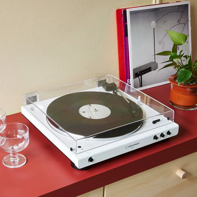 Audio-Technica AT-LP60XBT-WW Fully Automatic Bluetooth Turntable with Built-in Phono Preamp
