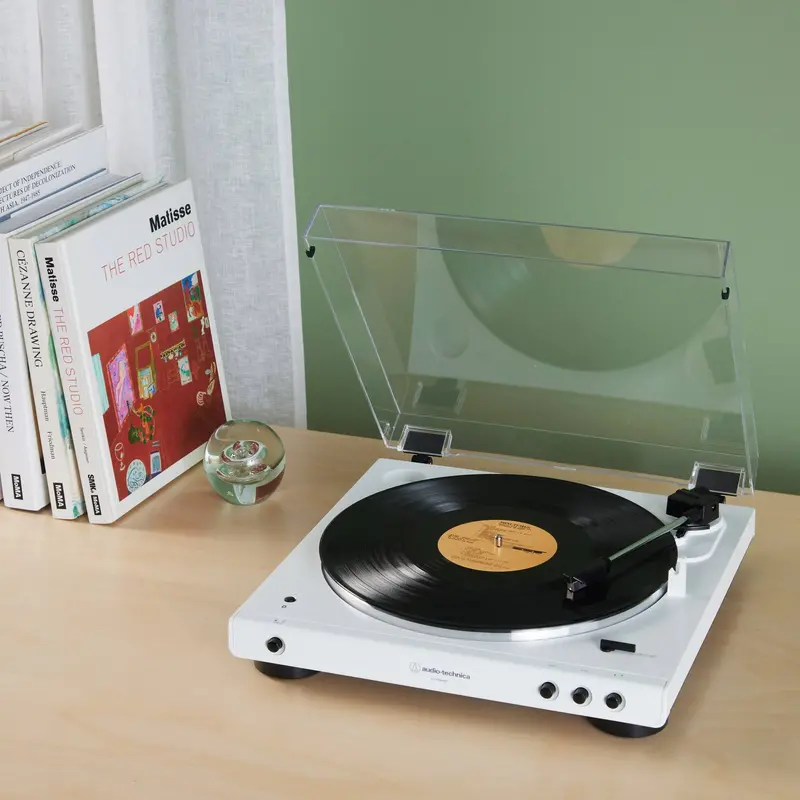 Audio-Technica AT-LP60XBT-WW Fully Automatic Bluetooth Turntable with Built-in Phono Preamp