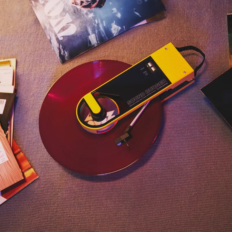 Audio-Technica AT-SB727-YL Portable Turntable – Sound Burger Series
