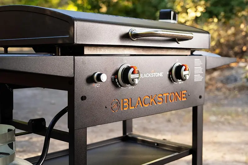 Blackstone 1883 Flat Top Griddle Station – 28" Heavy-Duty Gas Grill with Hood & Side Shelves