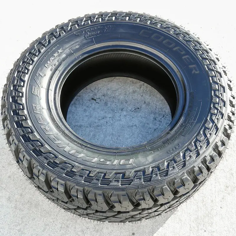 Cooper S/T Maxx LT 275/70R18 10-Ply M/T Tire Bundle – 4-Pack