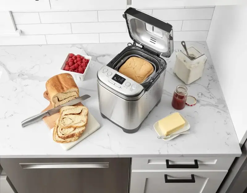 Cuisinart Compact Automatic Bread Maker – 2-Pound Loaf Capacity, Programmable Timer & Multiple Baking Options