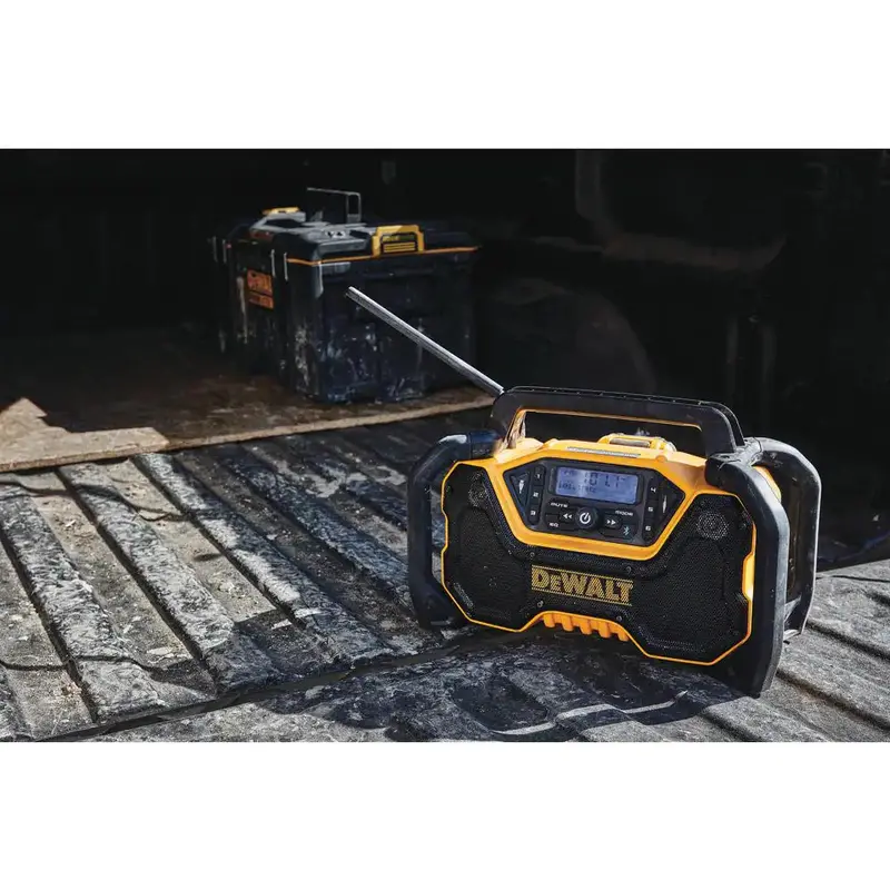 DEWALT DCR028B 20V MAX Bluetooth Radio – Compact Cordless Speaker (Tool-Only) 2