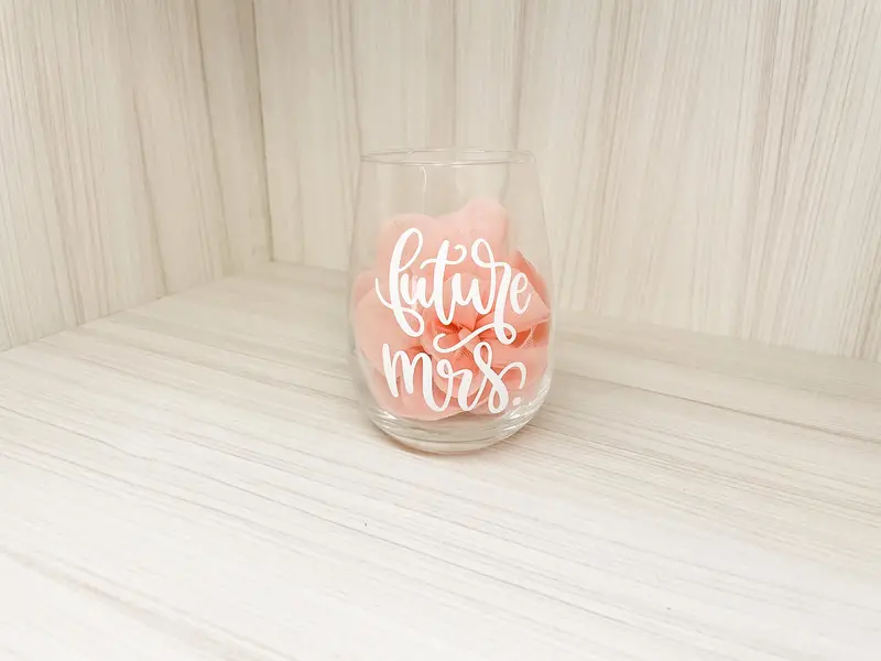 Elegant Stemmed Wine Glasses for Weddings and Events