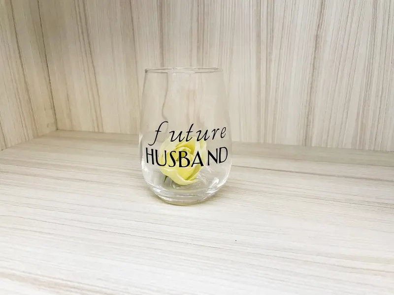 Elegant Stemmed Wine Glasses for Weddings and Events