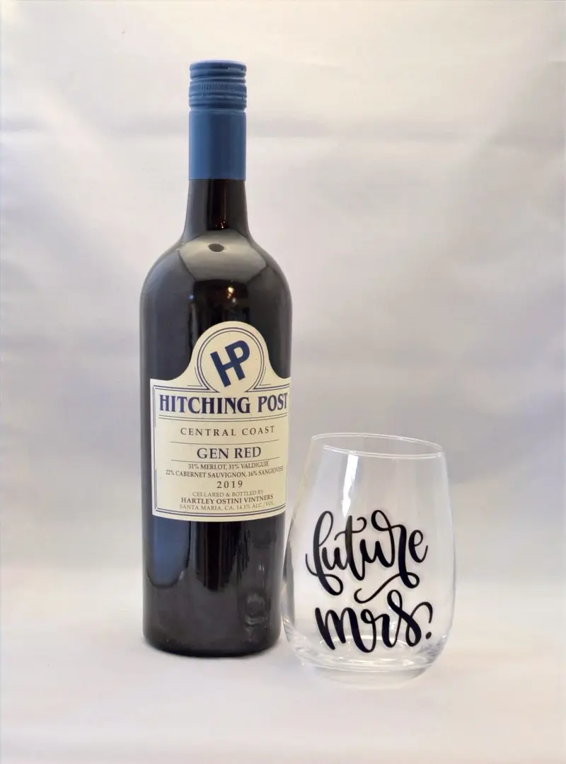 Elegant Stemmed Wine Glasses for Weddings and Events