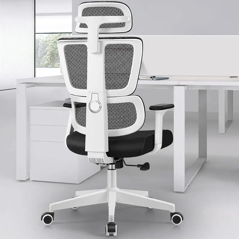 Ergonomic Gaming Chair for Extended Play and Office Use