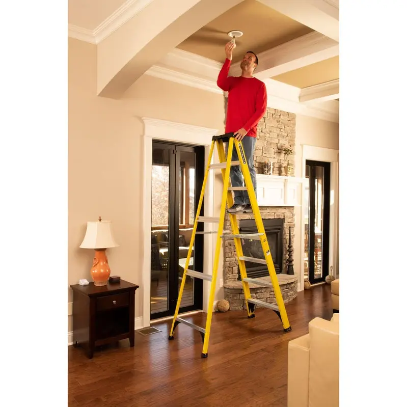 Louisville Fiberglass Step Ladder – 8-Foot Height, 250 lb Load Rating (W-3118-08)