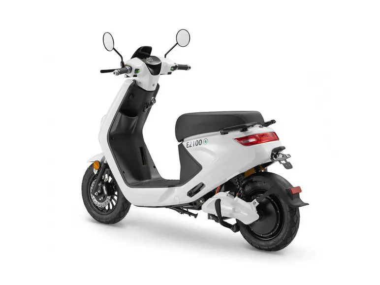 Luxxon E2100 Electric Scooter – 2000W Motor, Up to 45 km/h, 71 km Range
