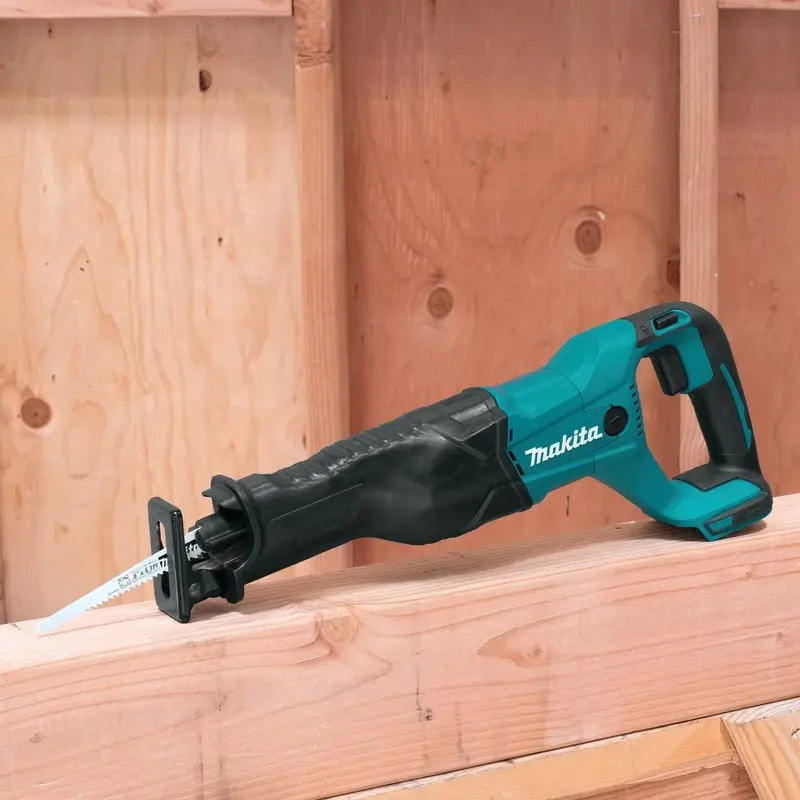Makita 18V LXT Cordless Recipro Saw for Fast, Precision Cutting