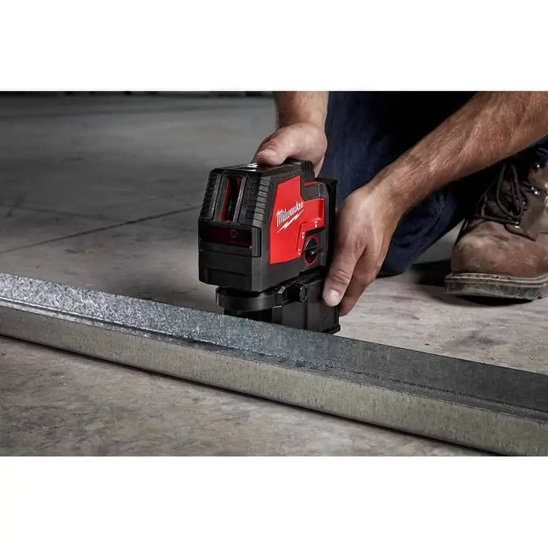 Milwaukee 3522-21 Cross Line Laser Level – 100 ft. Range, Rechargeable REDLITHIUM USB Battery