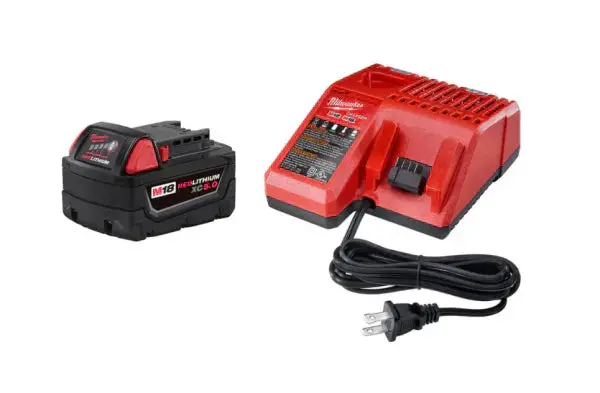 Milwaukee M18 FUEL Cordless Jobsite Vacuum – .25-Gallon Capacity, Includes 5.0 Ah Battery & Charger