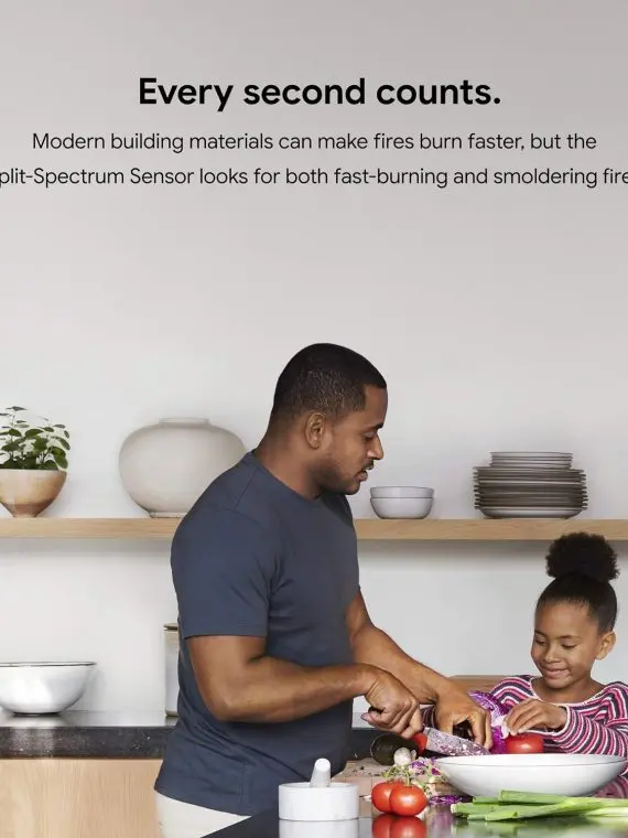 Nest Protect Battery-Powered Smoke and CO Alarm – Smart Detection, Voice Alerts, and Sleek White Design