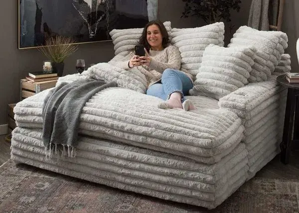 Nestle Chaise Lounge – Reclining Design with Dual Cup Holders and USB Charging Ports