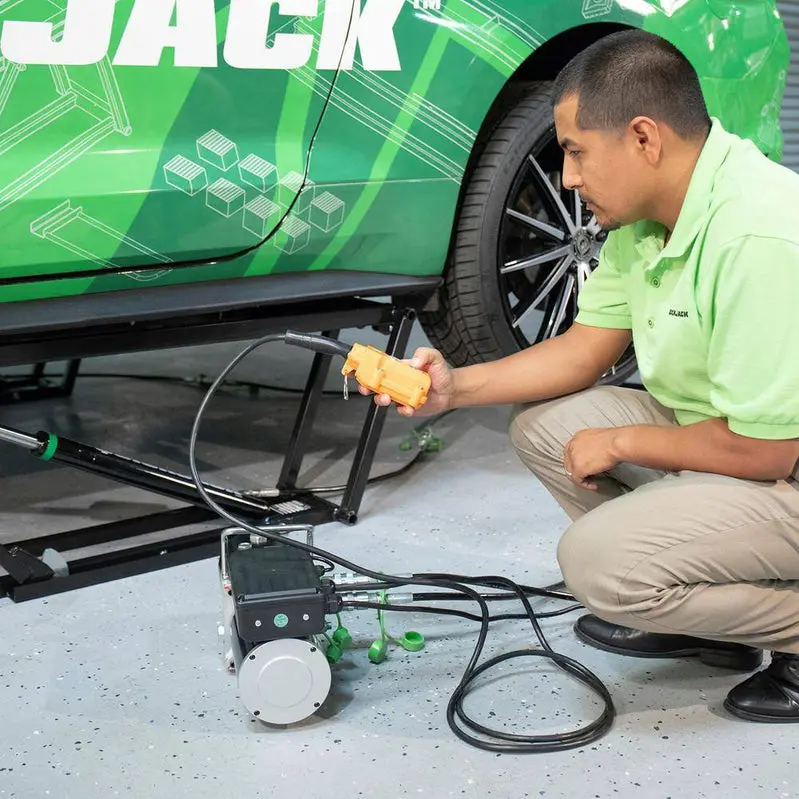 QuickJack 7000TL Heavy-Duty Portable Vehicle Lift for Trucks and SUVs
