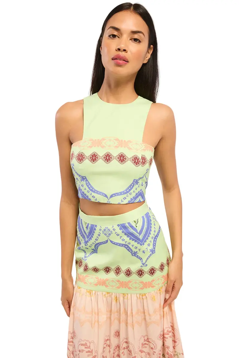 Rainbow-Print Cropped Tee – Vibrant, Color-Blocked Casual Top for Warm-Weather Styling