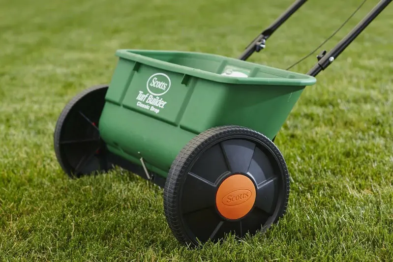 Scotts Classic Drop Spreader – Heavy-Duty Steel Construction, Easy-Calibration Dial