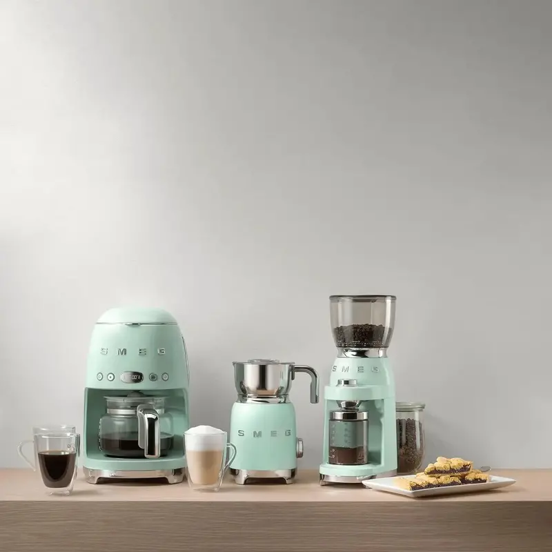 Smeg Retro-Style Drip Coffee Maker — 10-Cup Capacity, Pastel Green Finish, 50s Aesthetic