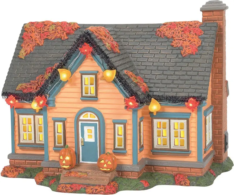 Snow Village Trick-or-Treat Lane – Peanut House Miniature Halloween Display