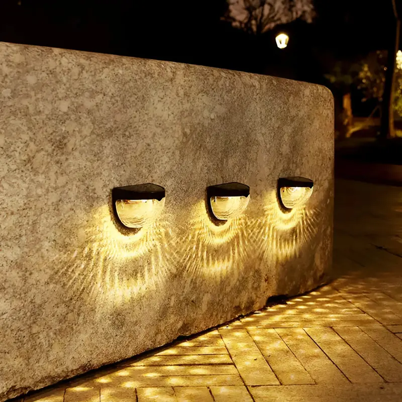 Solar-Powered Garden Wall Lamp – Modern Outdoor Lighting with Auto-Dark Detection
