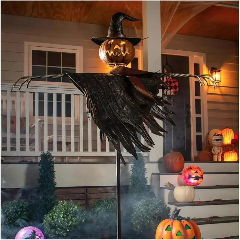 Solar-Powered Scarecrow Lantern – Metal Stake Halloween Decor with Ambient Glow