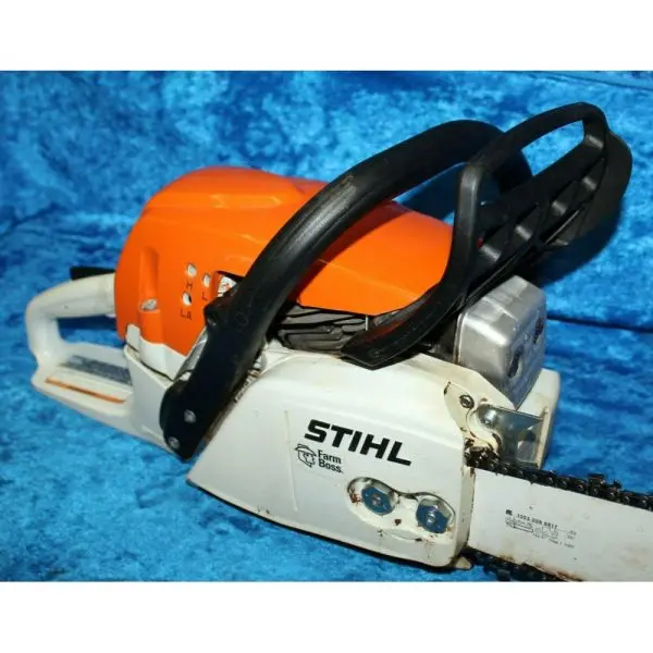 STIHL MS 271 Farm Boss Chainsaw – 50.2 cc, 2.6 kW Professional-Grade Gas-Powered Saw