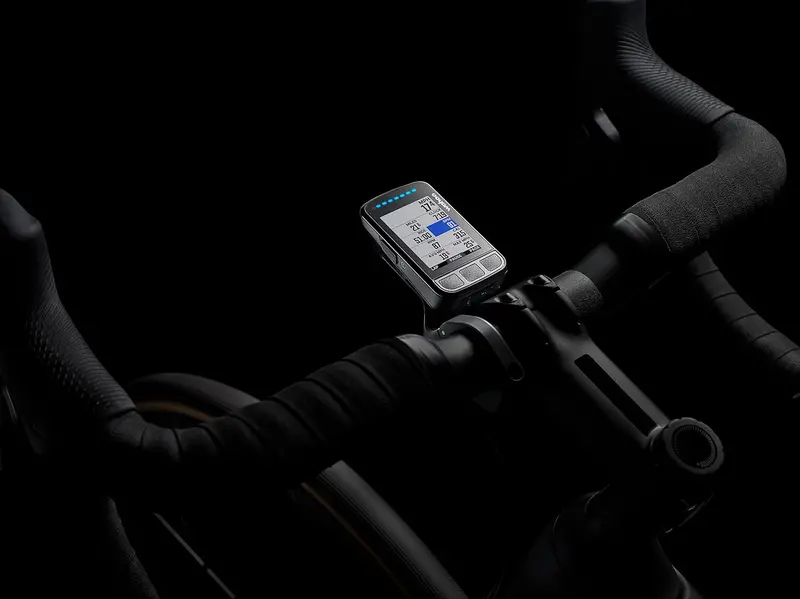 V2 GPS Bike Computer – Black Cycling Tracker with Navigation, Ride Metrics & Smartphone Sync