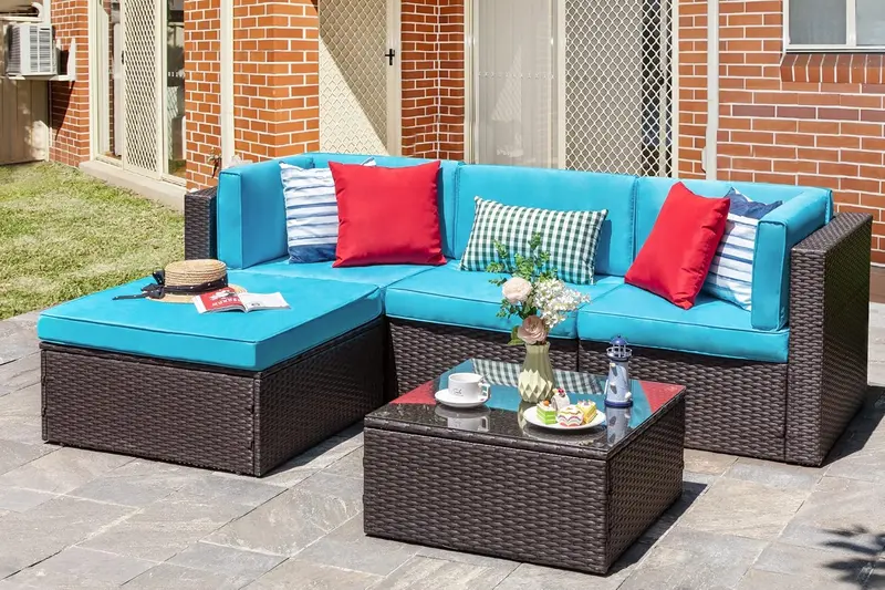 Vongrasig 5-Piece All-Weather Patio Sectional – PE Rattan Sofa with Ottoman, Glass Table & Beige Cushions
